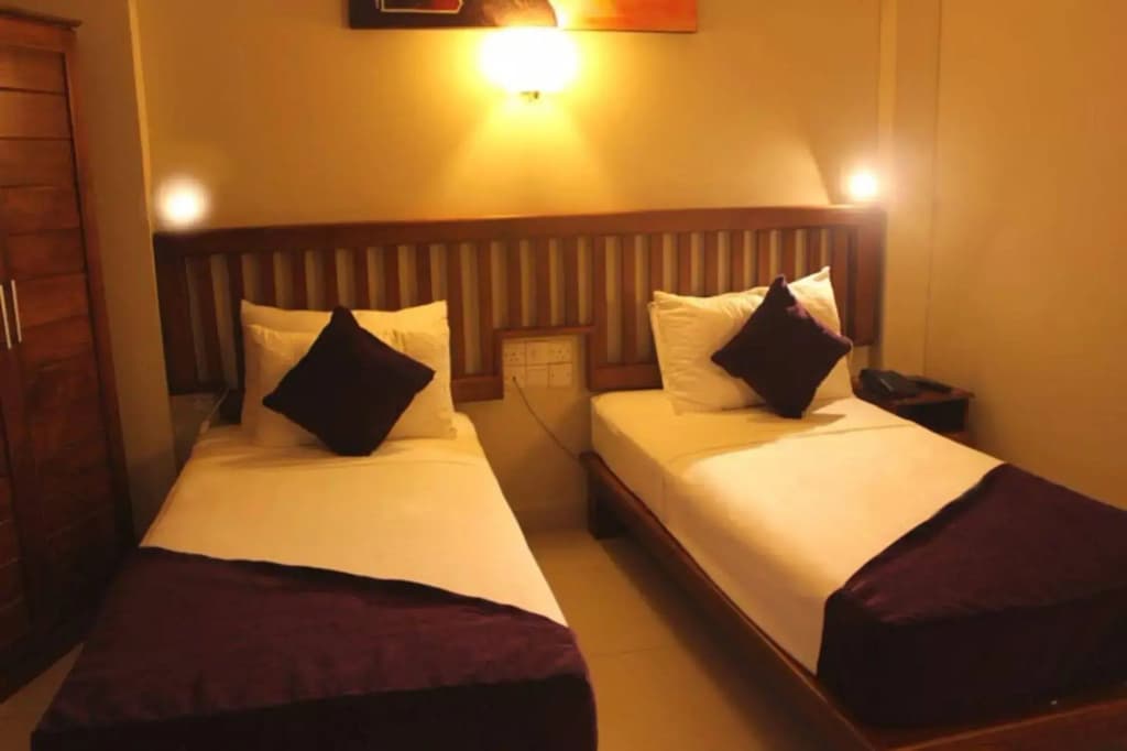 Port View City Hotel - photo 4