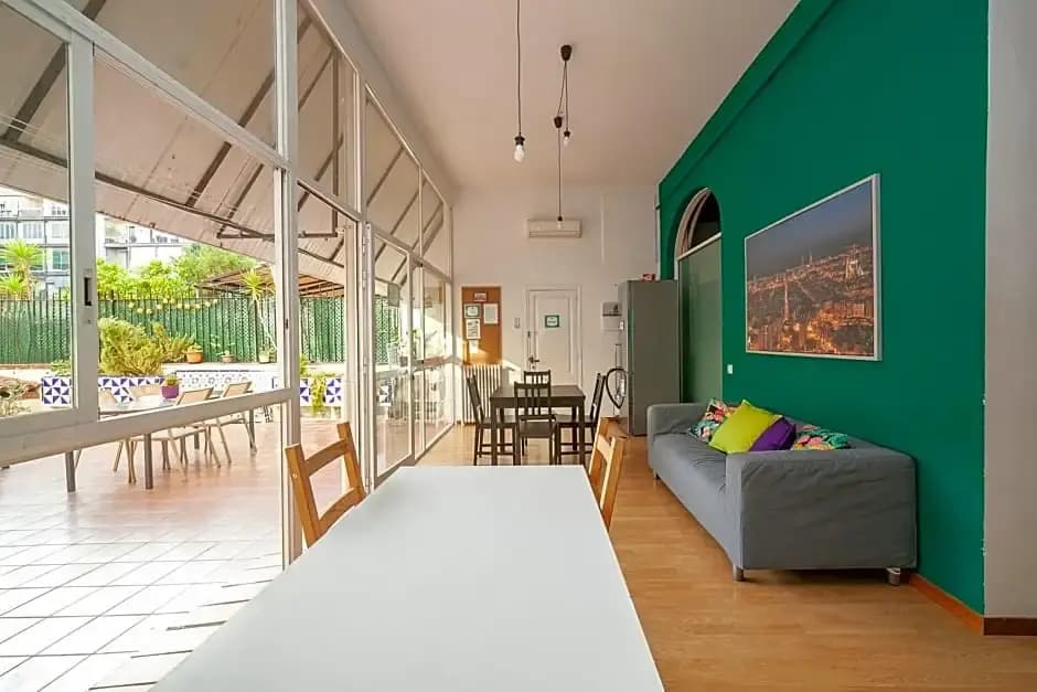 Fabrizzios Terrace Hostel - photo 4