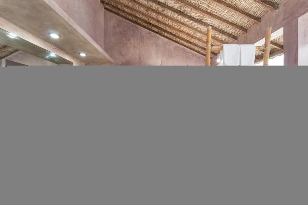 Villa Putih in Kuta with 4 bedrooms and 3 bathrooms - photo 16