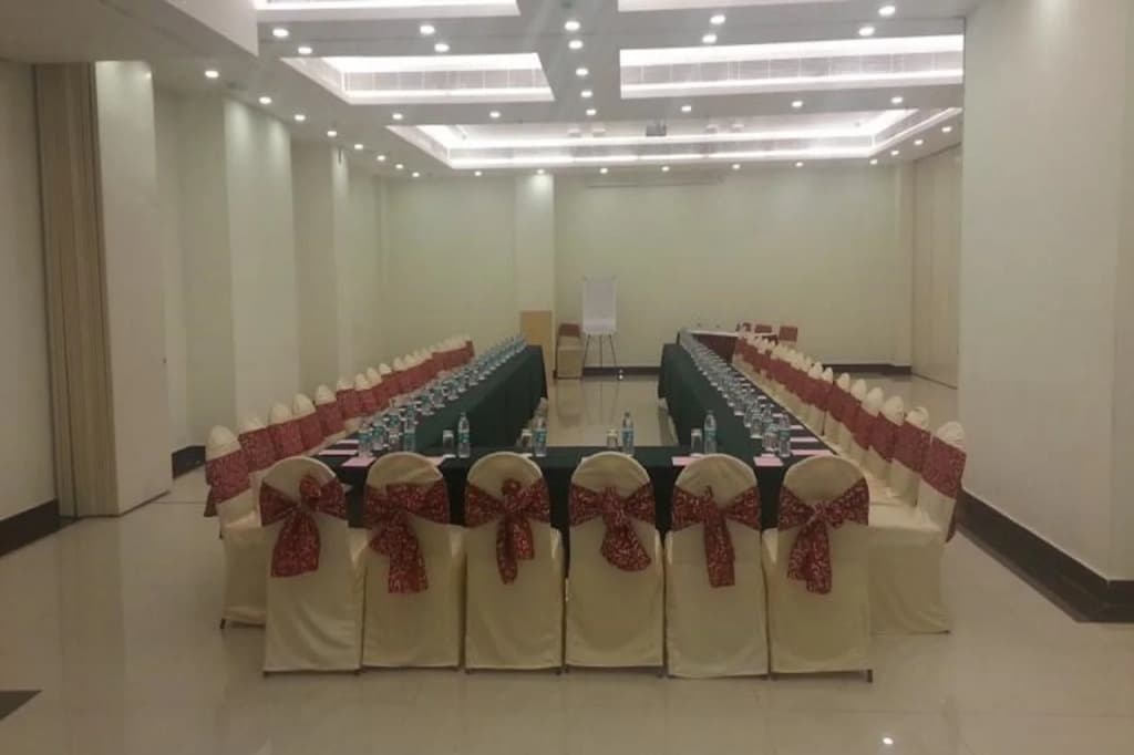 Hotel Regent Grand - photo 14
