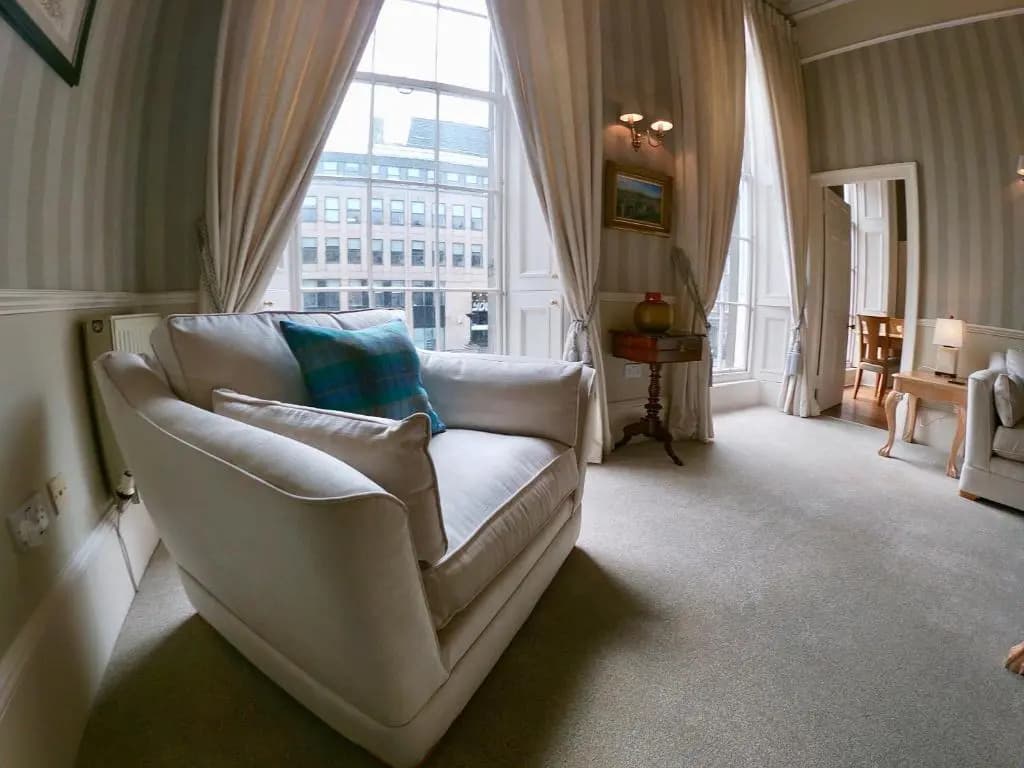 Escape To Edinburgh @ Albyn Place - photo 3