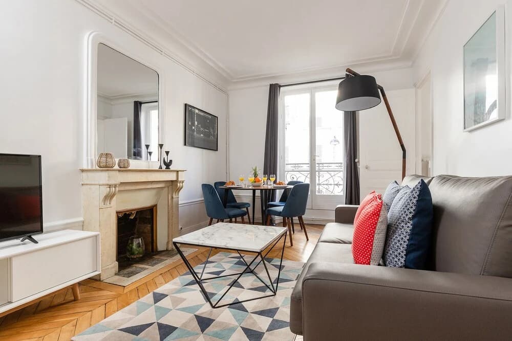 River Seine - Quartier Latin Apartment - photo 3
