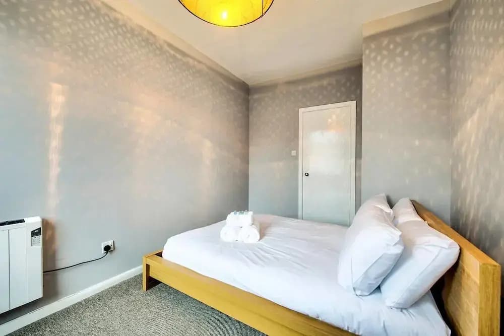 Old Town Edinburgh Apartment: Heart of the Action - photo 3