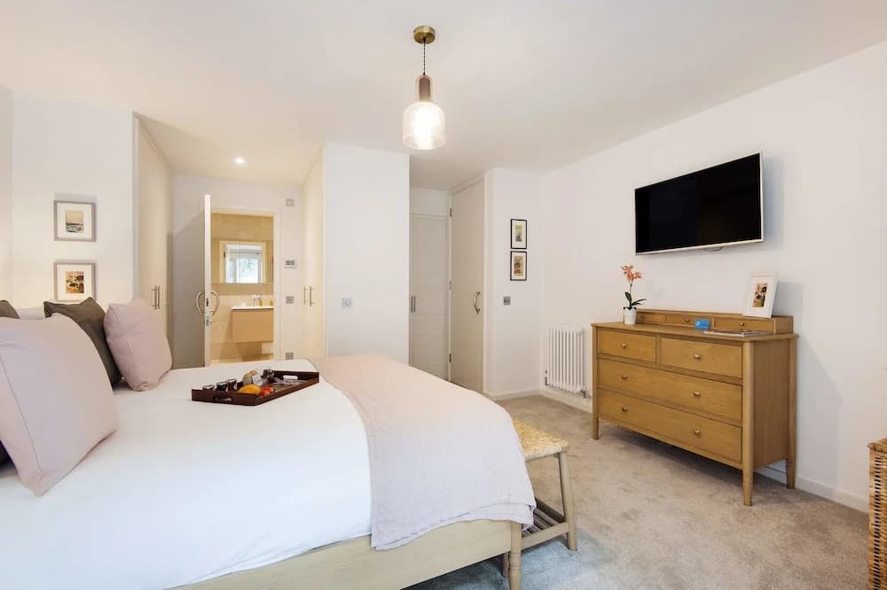 The Earl's Court Square Garden Apartment - ALBS - photo 20