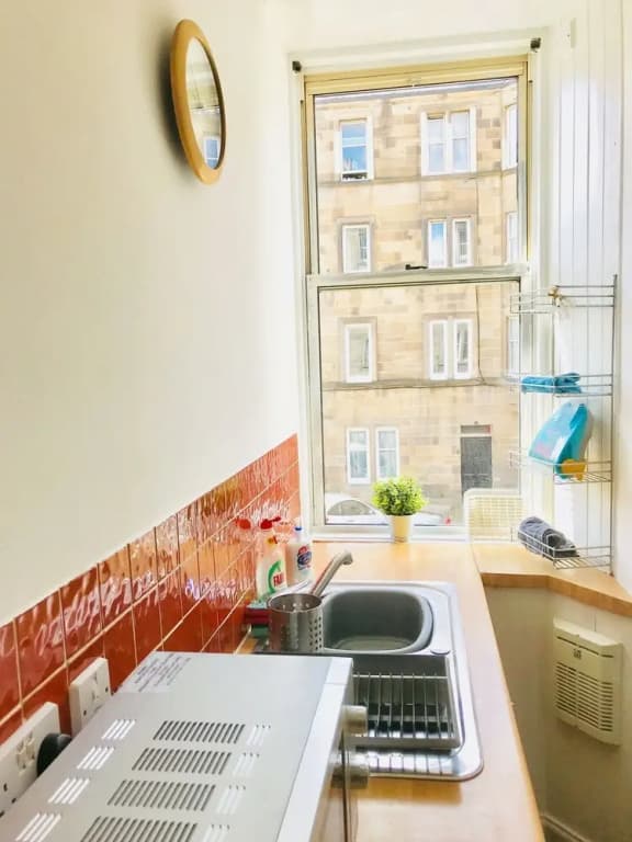 Easter Road Edinburgh Apartment - photo 1