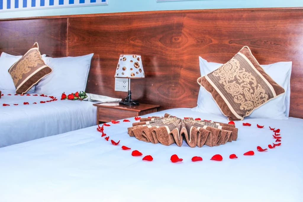OYO 153 L&M Hotel - photo 6