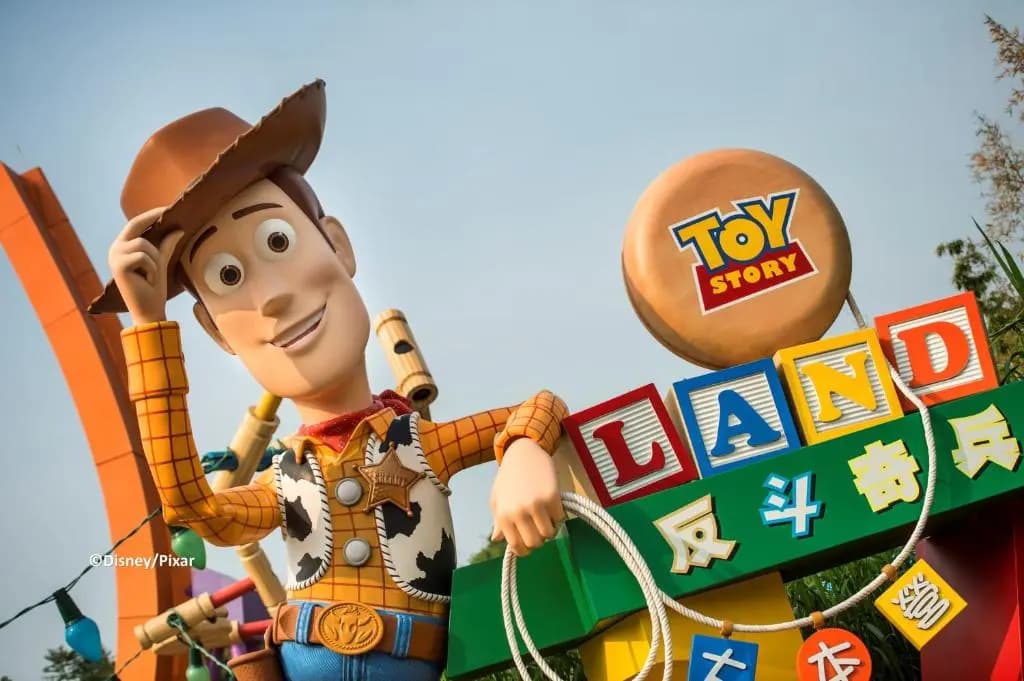 Hong Kong Disneyland Hotel - photo 28