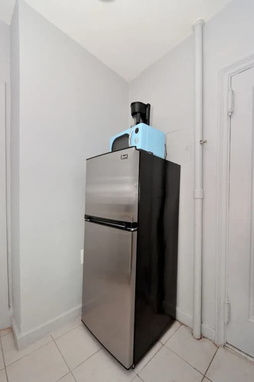 Spacious Upper East Side Studio - photo 4