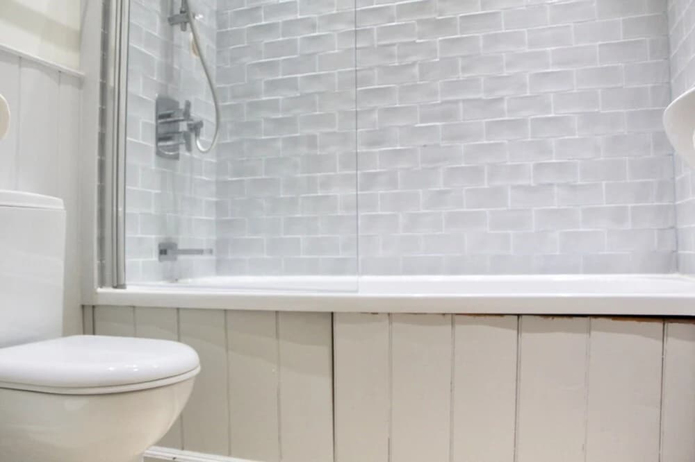 Refurbished Victorian Flat in City Centre - photo 7