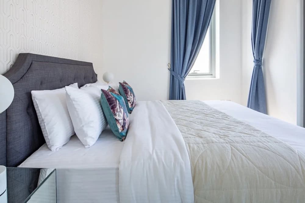 Stylish & Space-savvy 1BR Apt in Business Bay - main photo