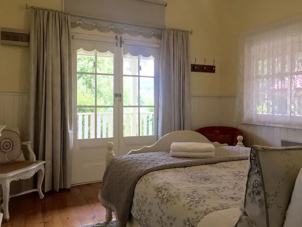 Brentwood Cottage - photo 2
