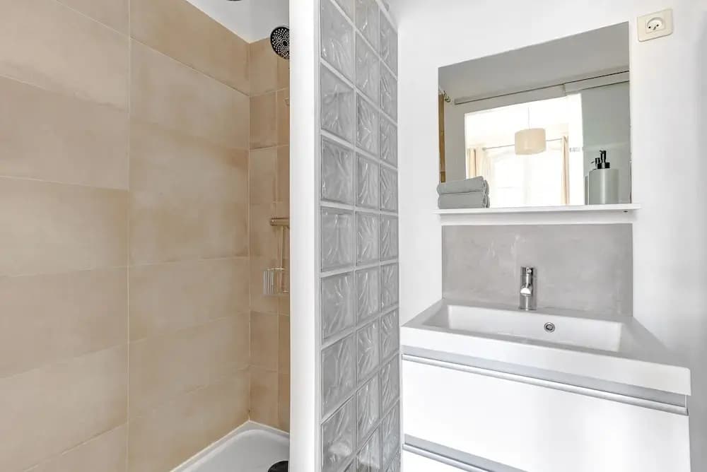 Elegant 1BR Steps to Marais & Louvre - photo 6