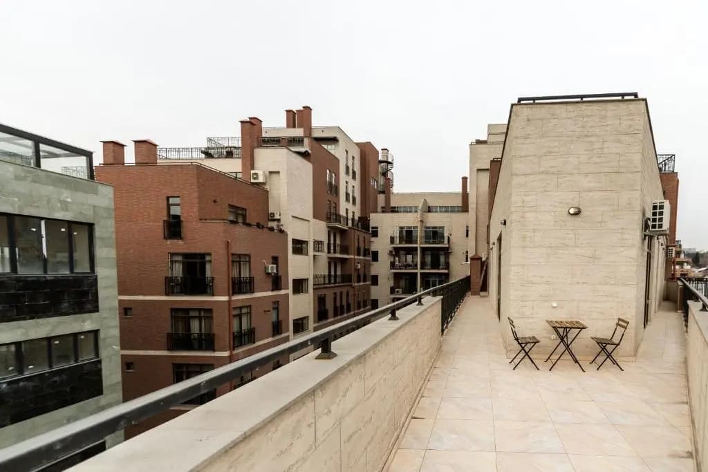 Modern Avlabari in Old Town - photo 11