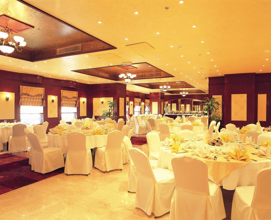 Emirates Concorde Hotel & Suites - photo 20