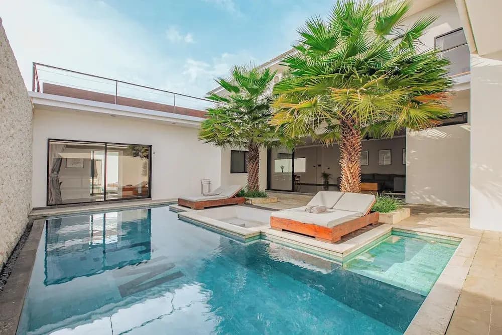 Villa MJ Modern 4BR with Pool & Rooftop - photo 1