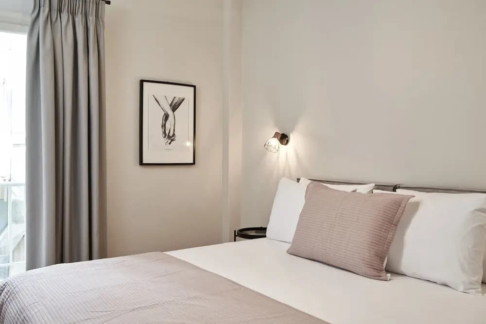 Ilisia Park Contemporary 2BD Condo - photo 3