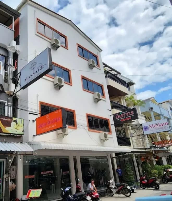 Arya Suites Patong Beach - photo 1
