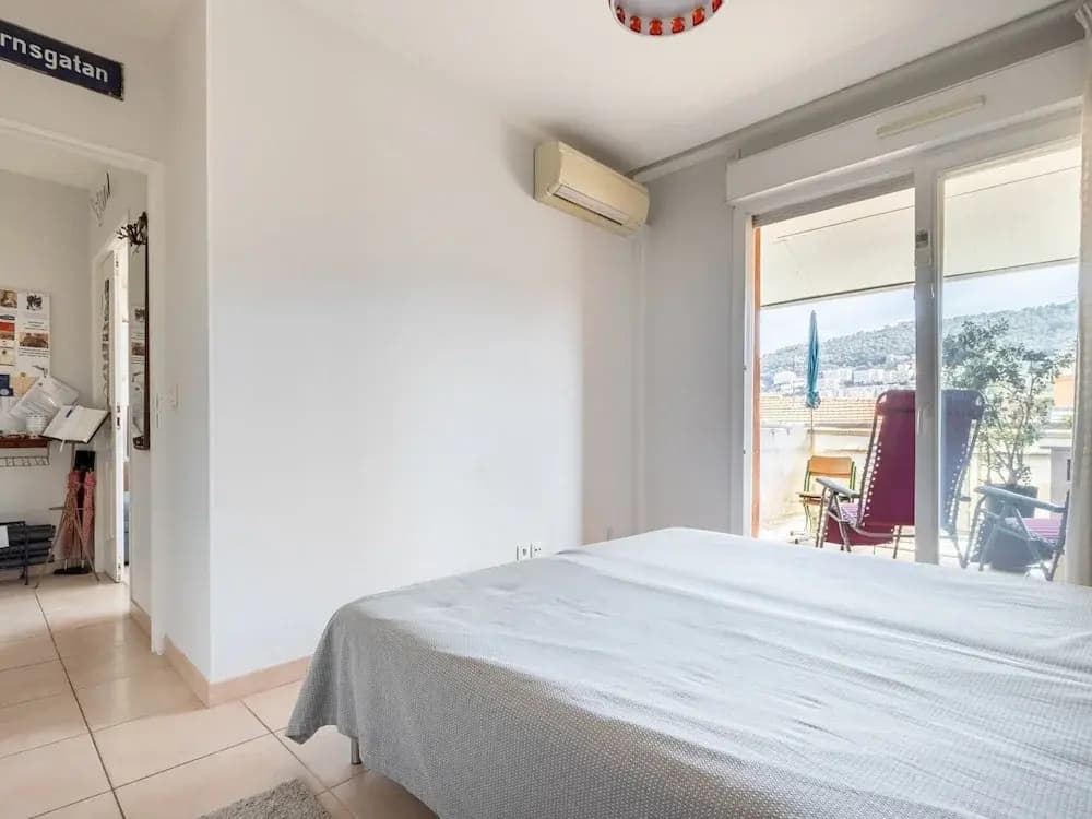 Elegant Holiday Home in Nice with Balcony - photo 3