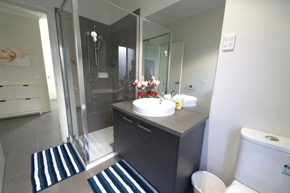 Luxury 9 BRM House in Melbourne - photo 21