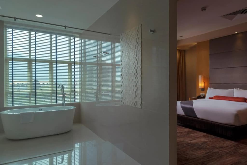 The Waterfront Hotel - photo 35