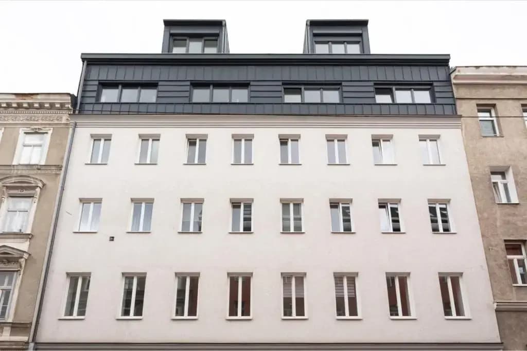 Charming Flat & Balcony near CentralStation Apt 5 - photo 1