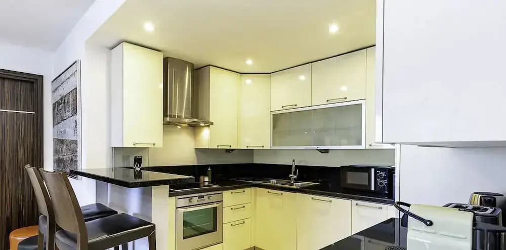 LUX  The Bonnington JLT Suite 2 - photo 16