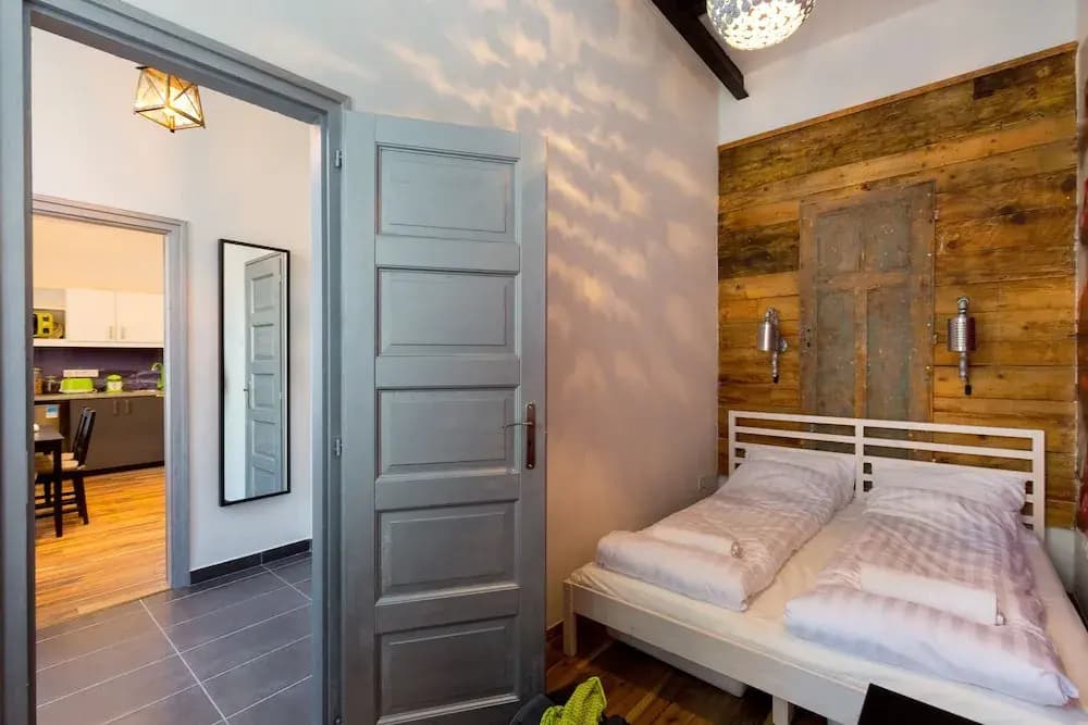 Luxury Downtown Apartment - photo 5