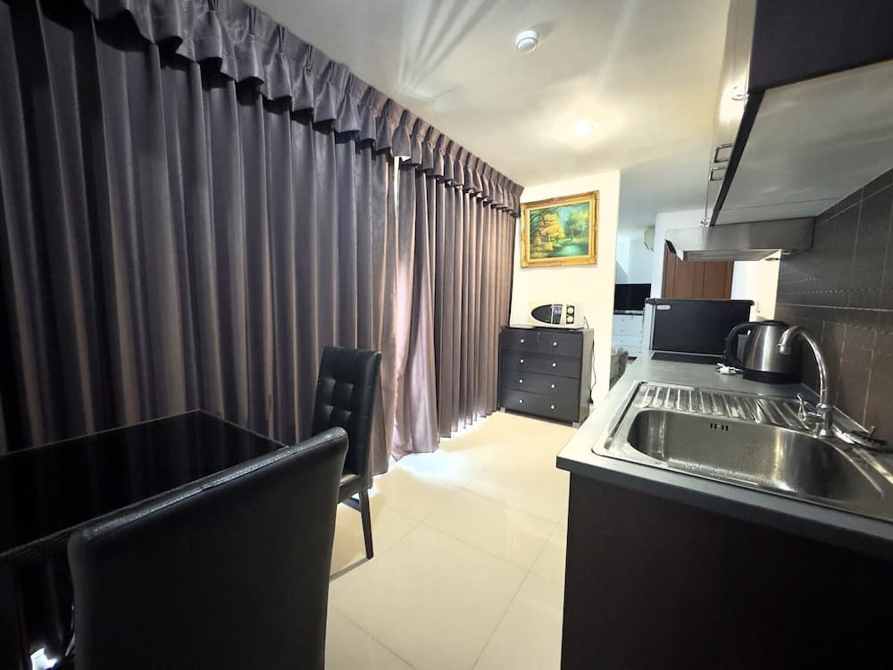 Corner Studio With Balcony Near Jomtien Beach - Beach Mountain 6 - photo 15