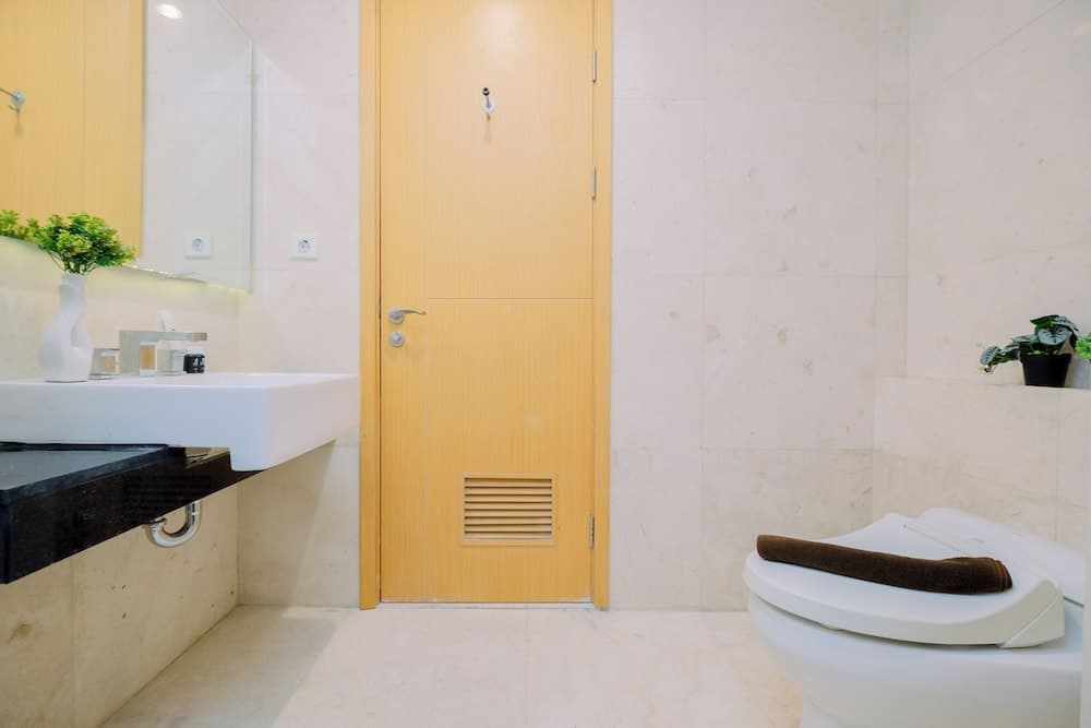 Tranquil Designed 2Br At Capitol Suites Apartment - photo 14