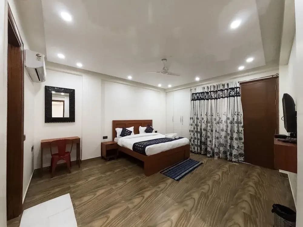 Under My Roof Luxury Apartment - photo 5