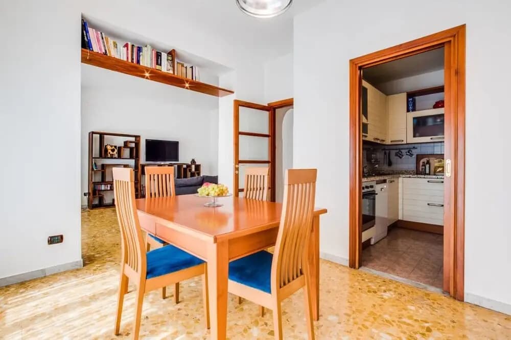 Large Bright Flat 15 Mins From Castel Sant'angelo - photo 12