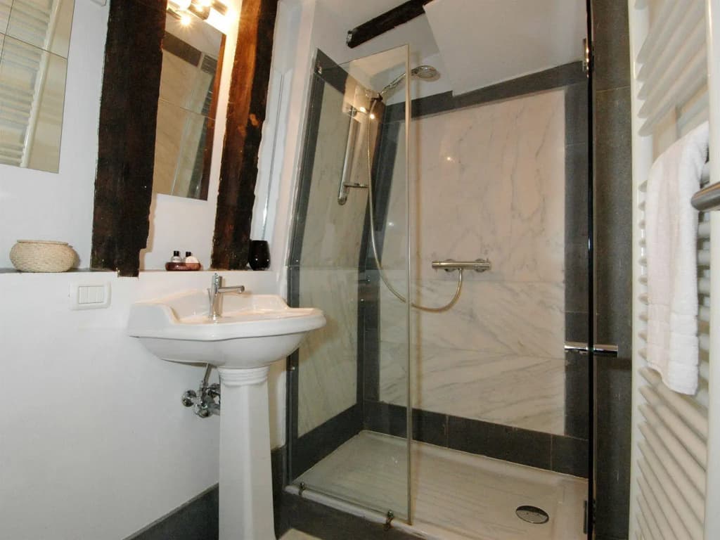 Gregoire Apartment - photo 8