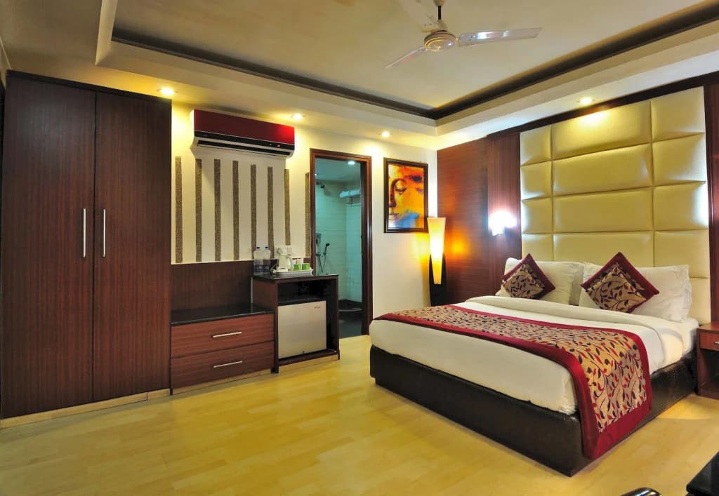 Hotel Krishna Residency at Dwarka - photo 4