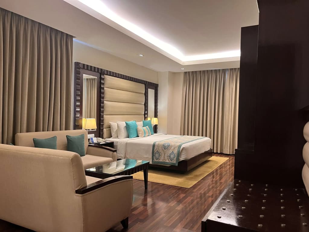 Deventure Sarovar Portico Kapashera - photo 4