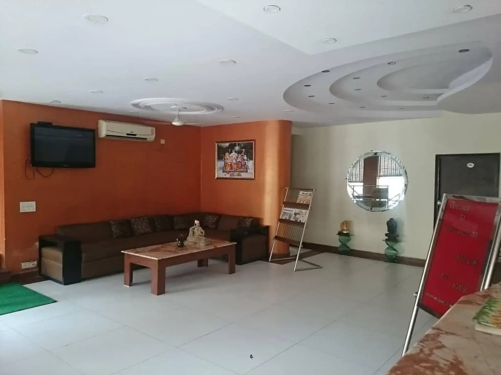 OYO 4184 Hotel Raj - photo 13