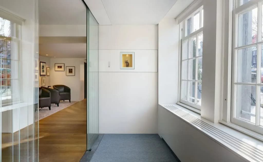 Ambassade Hotel - photo 18