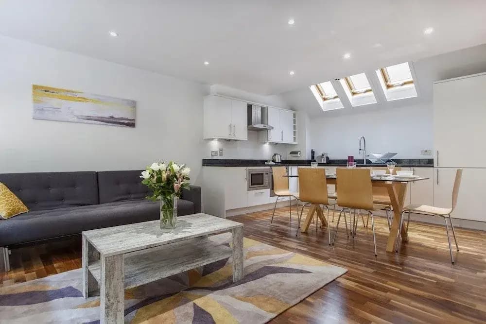Club Living - Camden Town Apartments - photo 17