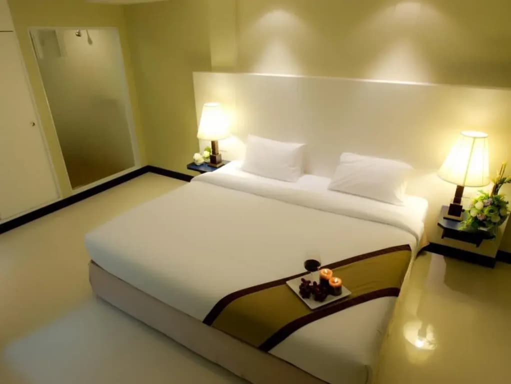 Fourteen Again Hotel - photo 2