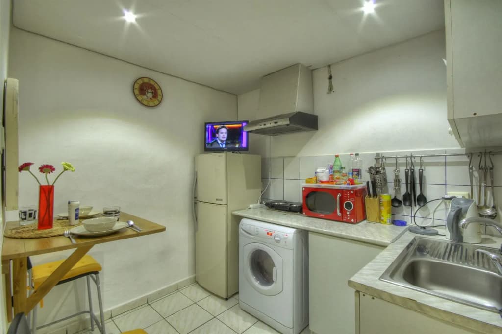 Opera Guesthouse & apartments - photo 17