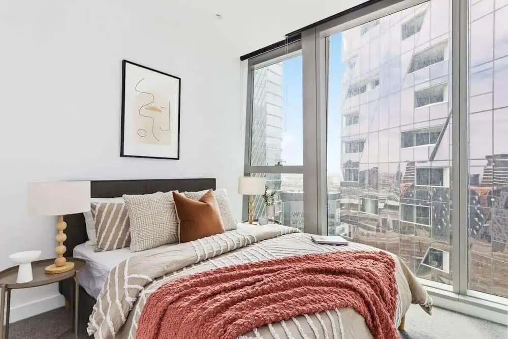 A Stylish 3BR Apt With Harbour Views, Free Parking - photo 3