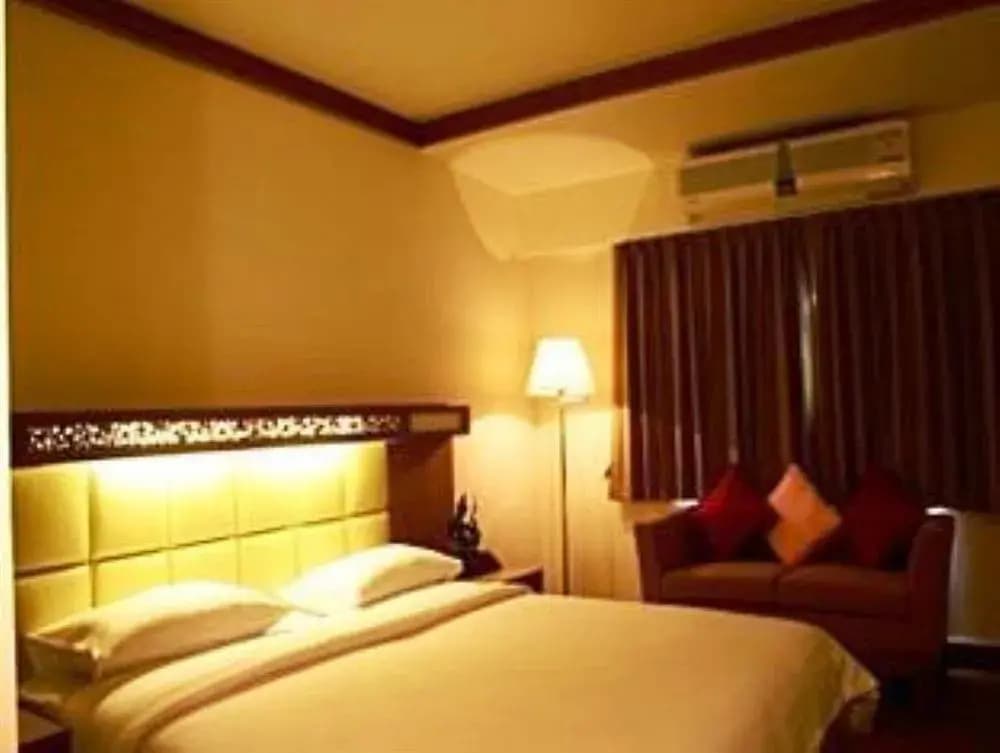Bangkok Sahara Hotel - photo 3