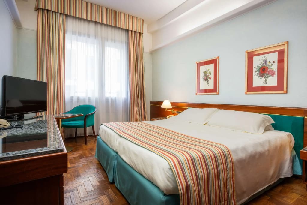 Crivi's Hotel - photo 5