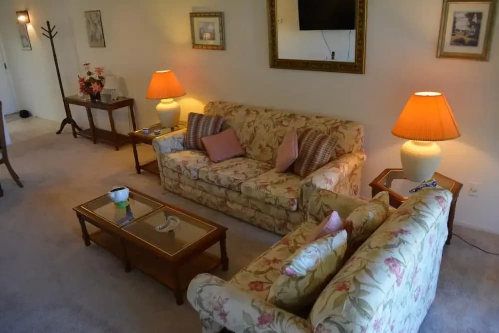 Beautiful 2 Bedroom 2 Bath Condominium - photo 10