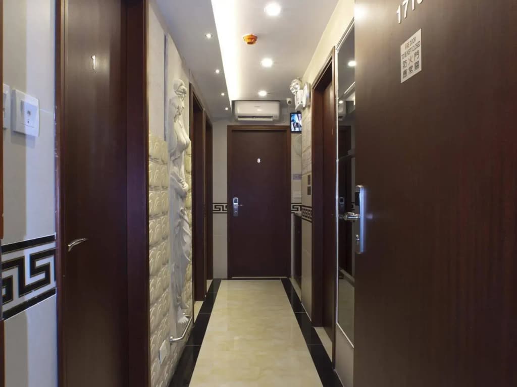 Mei King Hotel - photo 3