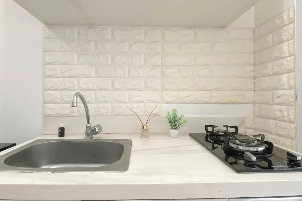 Simple Grey 1Br At Vittoria Residence Apartment - photo 4