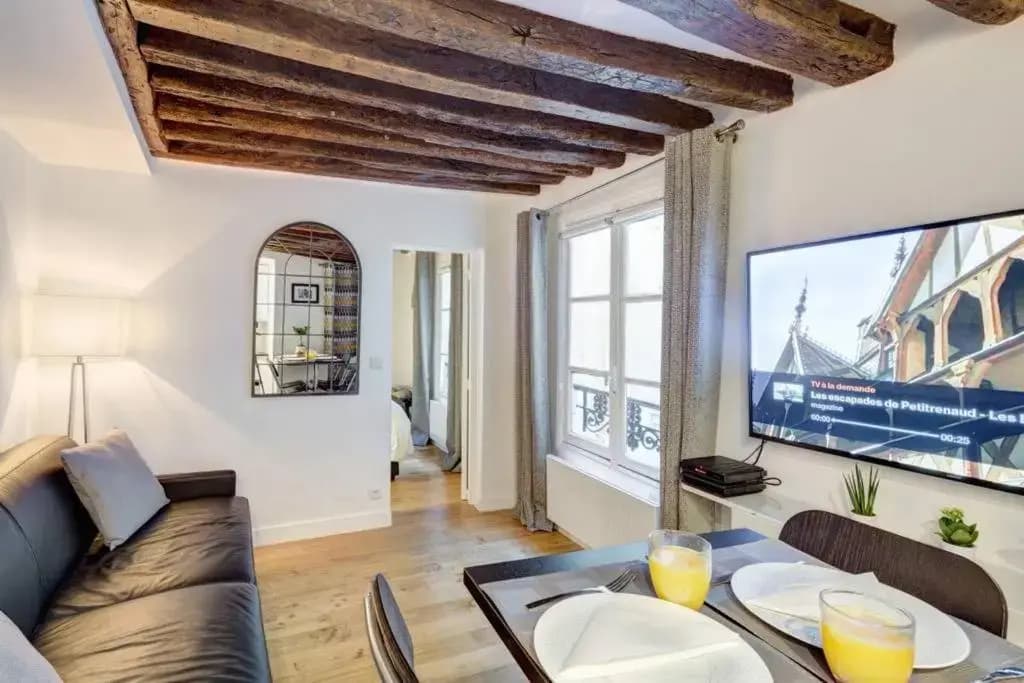 Quiet, Cozy, Design Apartment in Paris - main photo
