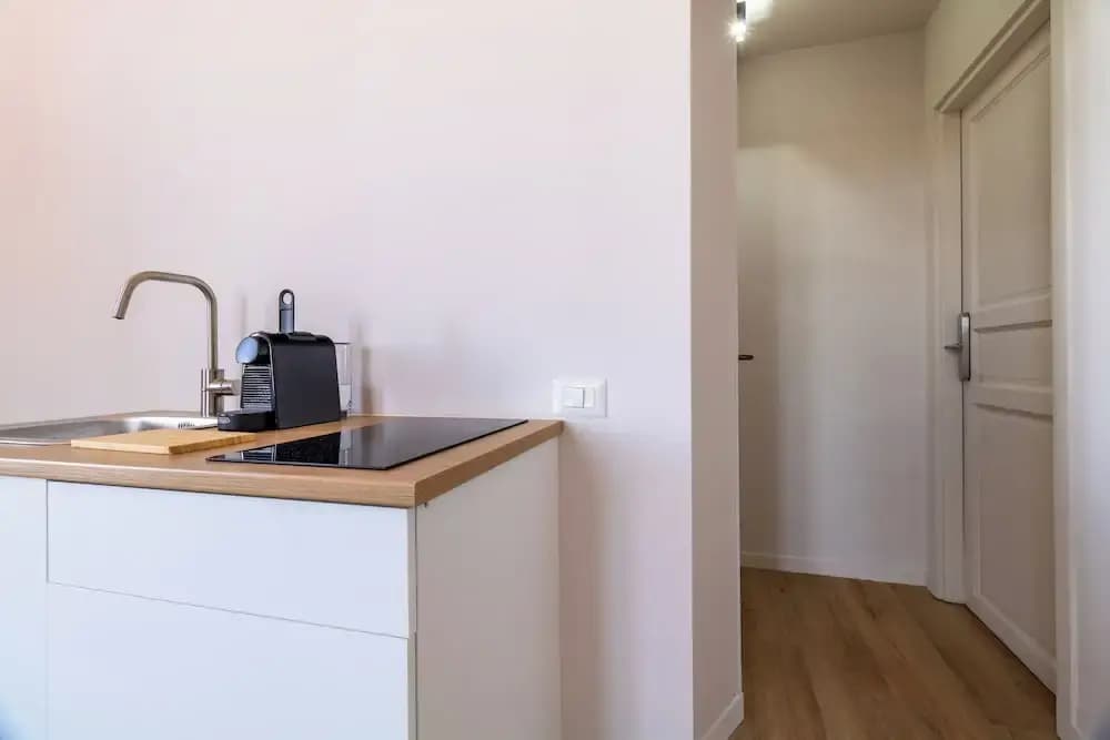 Joe Litty Guesthouse - photo 17