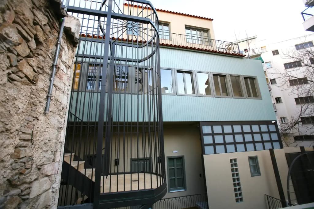 Living Yard Acropolis - photo 1