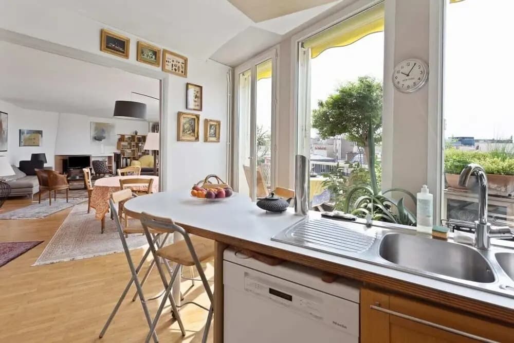 Stunning 3 Bed Apt With Balcony Near Champs Elysée - photo 17