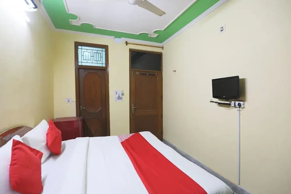 Singh Hotel by OYO Rooms - photo 4